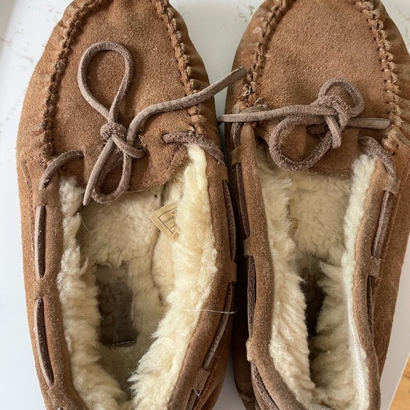Ugg Dakota Big Kids Style chestnut size 3 - Picture 5 of 9